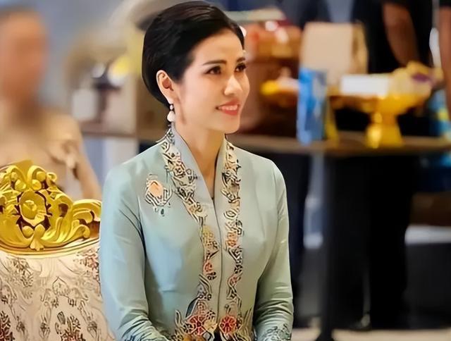 诗妮娜|诗妮娜晒照争宠情绪低落,错失宠幸有苦难言,贵妃也曾冠绝六宫