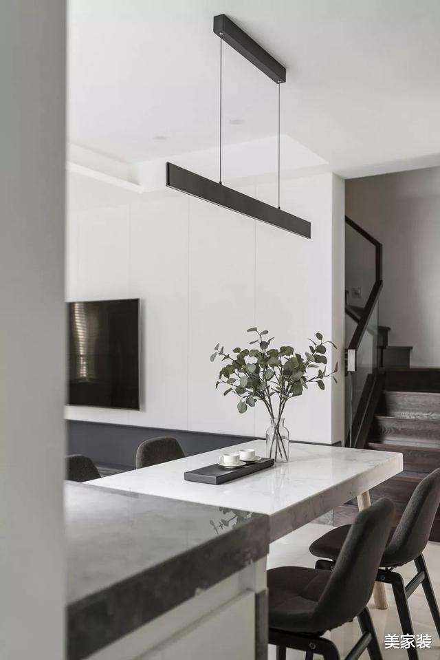 不买餐桌也不买电视柜，却也能如此高级大气，真是羡慕