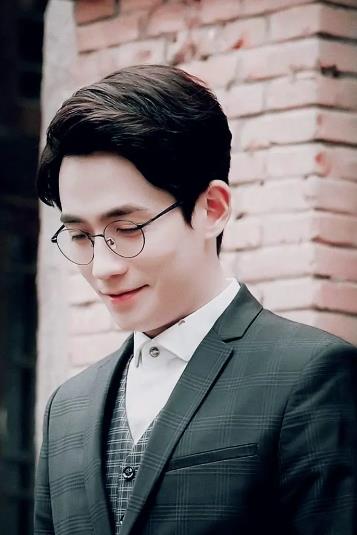 贾国龙|从杨幂到赵丽颖朱一龙，80后演员的演技转型，流量时代要过去了？