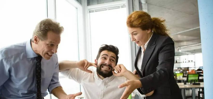 张雨绮|毕业多年后才知道，为啥公司挤走老员工再招应届生，原因不难理解