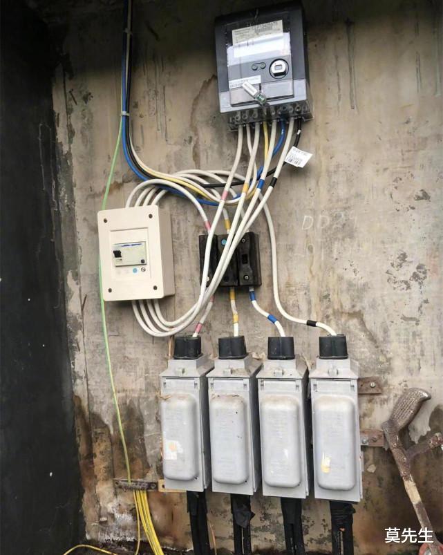 校园欺凌|两天爆出7个瓜,酒后失态、因出轨自杀、校园霸凌,个个都是大瓜