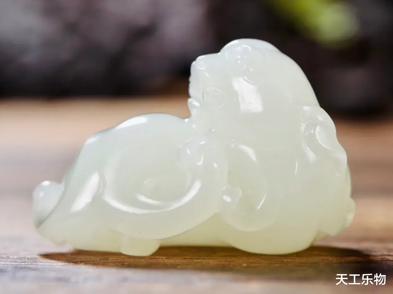 |最接近羊脂的老熟料！和田玉“荔枝肉”！