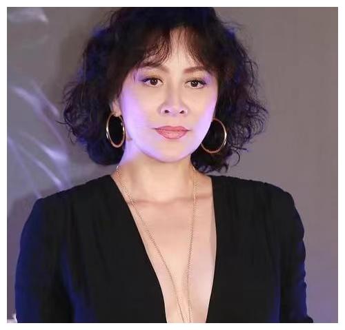 刘嘉玲|圈内人物之刘嘉玲：成名不听话被绑3小时，熬光港星成为大姐大