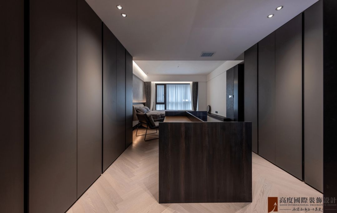 实景赏析|279㎡极简大宅,克制的美感~