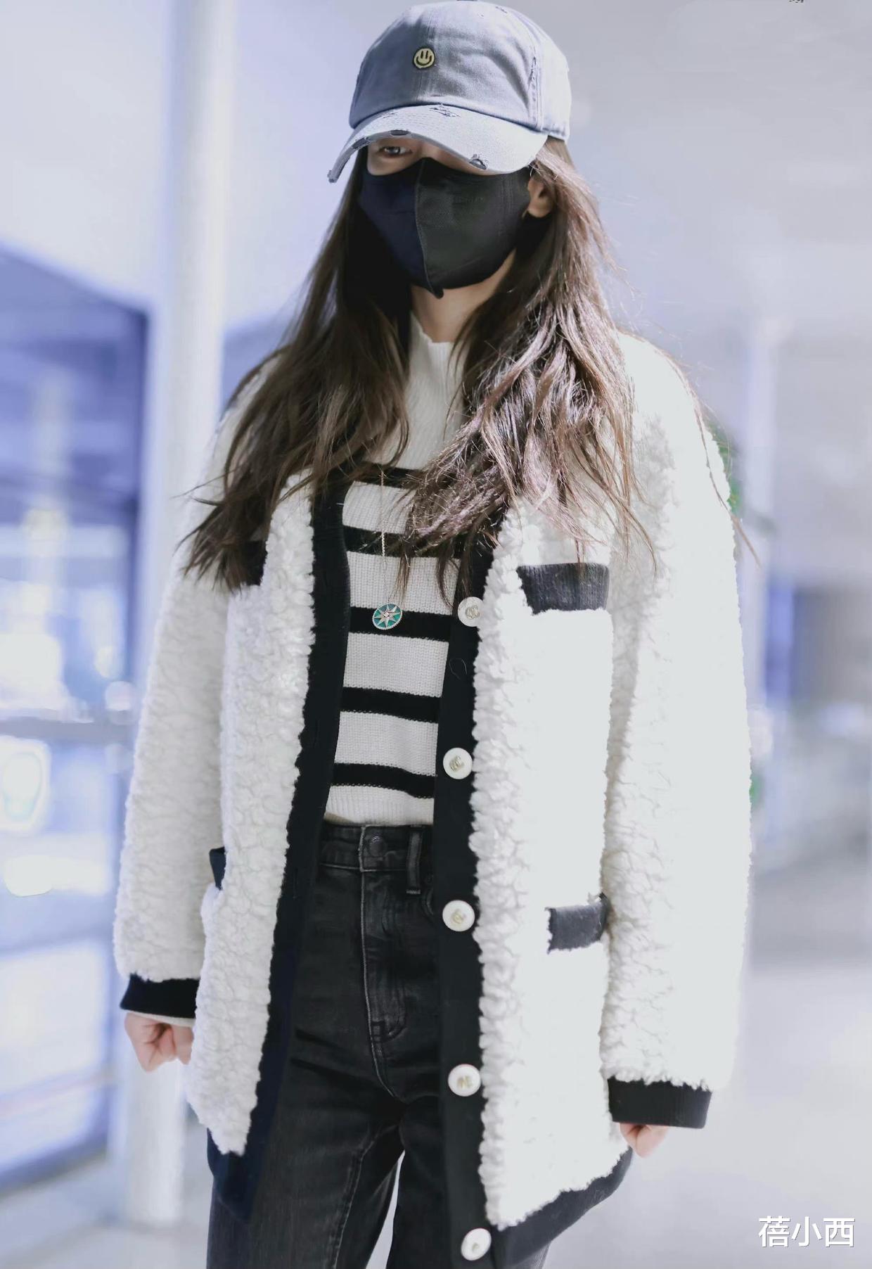 Angelababy|Angelababy杨颖的明星范藏不住，穿小香风外套走机场，减龄又洋气
