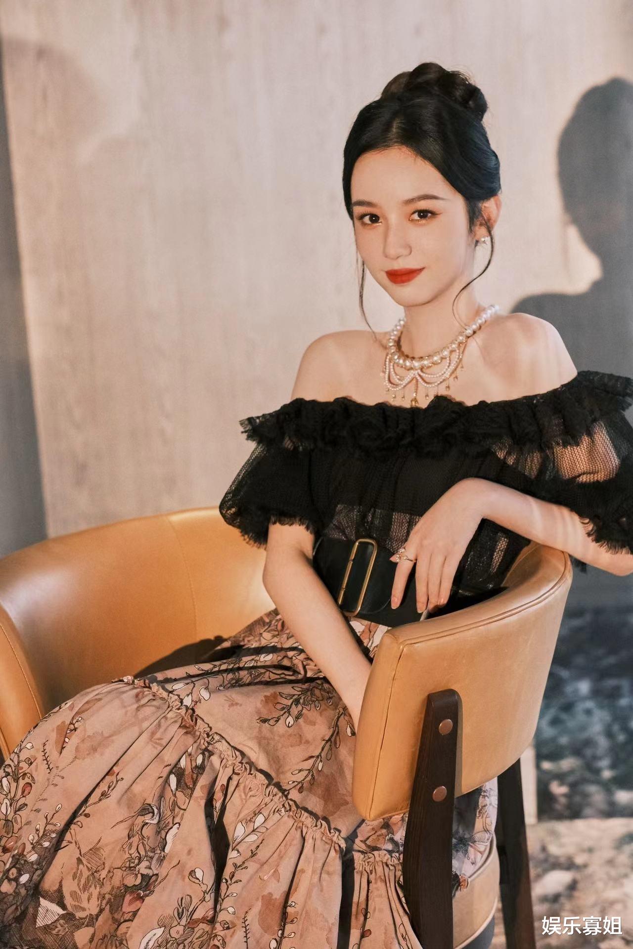 国际电影节|周也出席丝绸之路国际电影节，生图状态好极了，真正的骨相美人