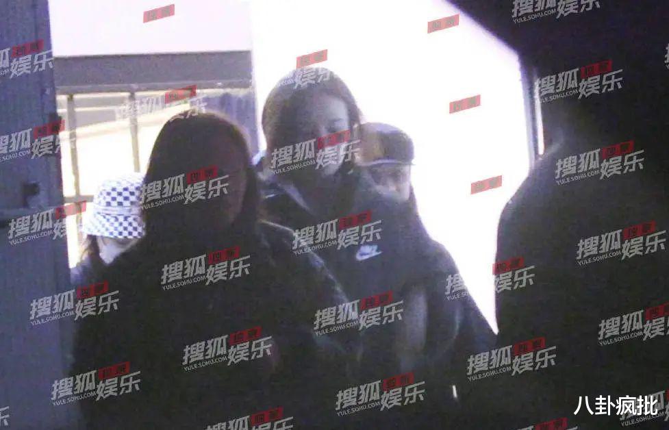 李亚鹏|李亚鹏再当爹！女友小他19岁，傲人身材，模特总冠军！