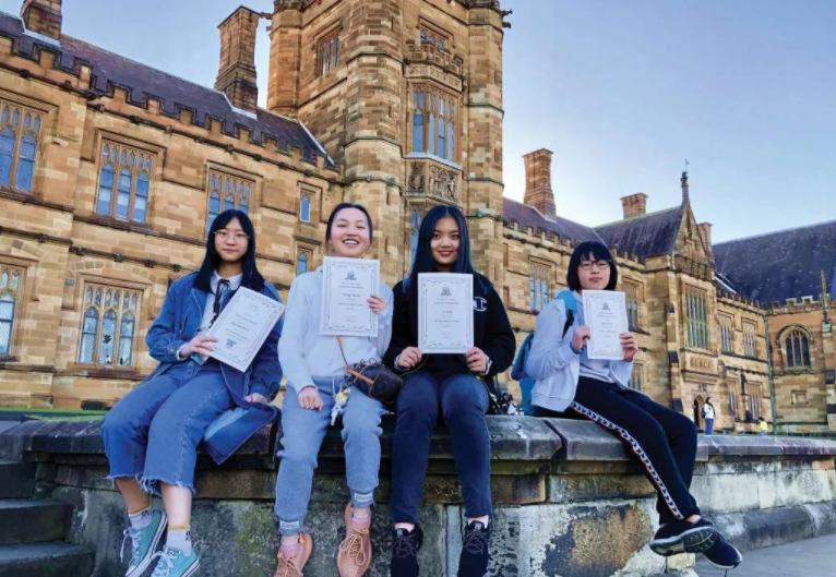 喜茶|海归硕士受尽“冷眼”,用人单位设置专招门槛,避免被当成回收站