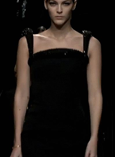 约翰尼·德普|德普女儿被全球数十位超模怒撕!被喷是靠爹妈特权的星二代,“没有自知之明”