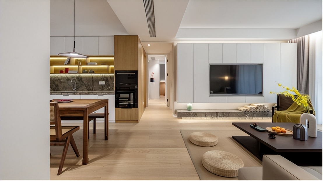 杭州夫妻花光积蓄买下130㎡房子,装修极简,他们说:再小也是家