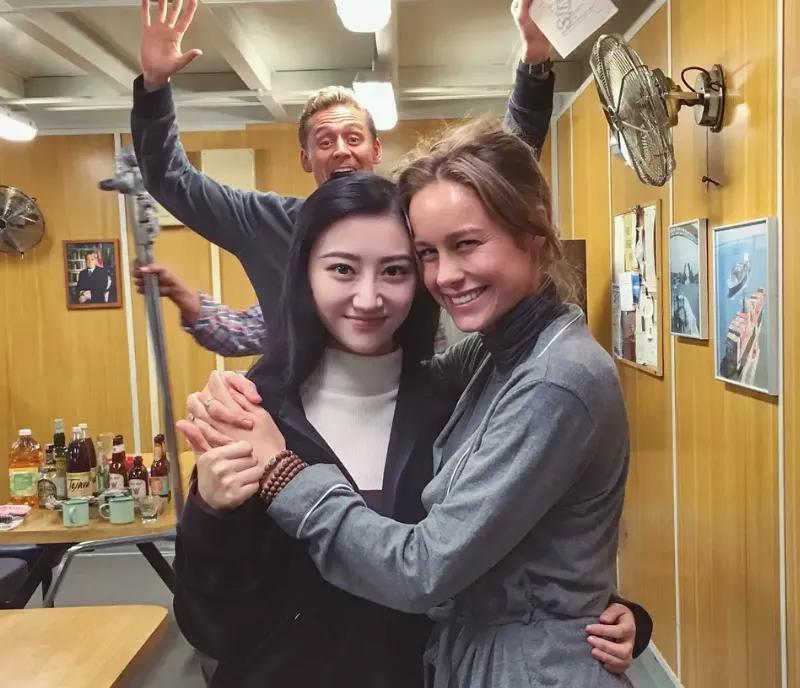 景甜|富贵花景甜背后的两个男人：一个有钱宠她无边，一个有名助她翻身