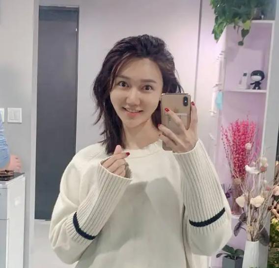 明星素颜|央视女主持素颜无短板,颜值吊打女明星,这才是真美女