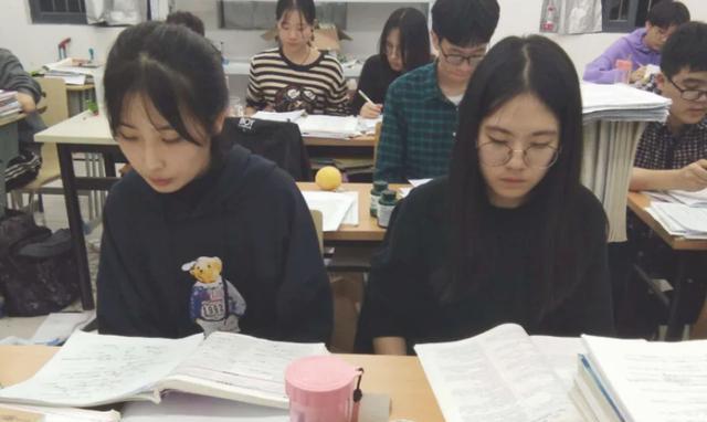 职业教育|学硕VS专硕谁更胜一筹？后者的报名数越来越多，学制不是唯一理由