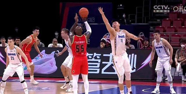 吉林男篮|7人轮转！吉林全员爆发打懵首钢琼斯19+4超冷静二姜17+5勇挑大梁