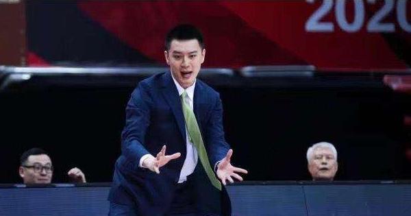 辽宁男篮|韩德君正式归队！辽宁男篮大名单调整，新教练加入，寻找第三外援