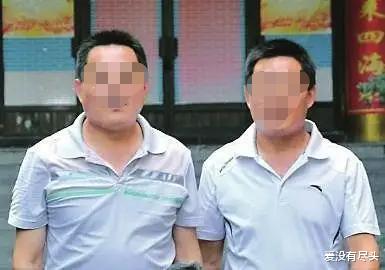 两对大学生情侣野外寻刺激,“抄墓碑”“打野战”:死人就在身下