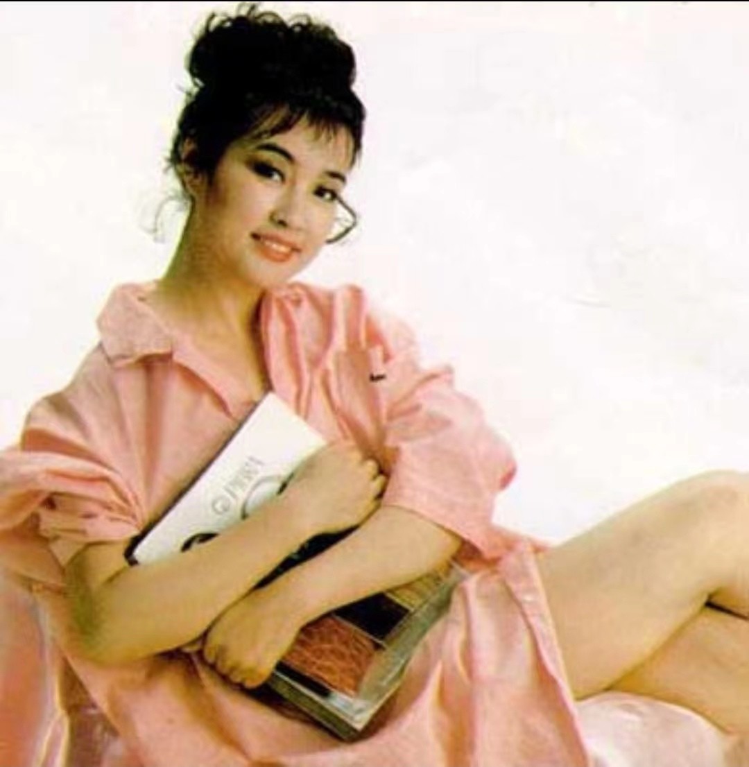 温碧霞|“顶级美人”的尴尬现状:大多不愿自然老去,一个比一个脸僵