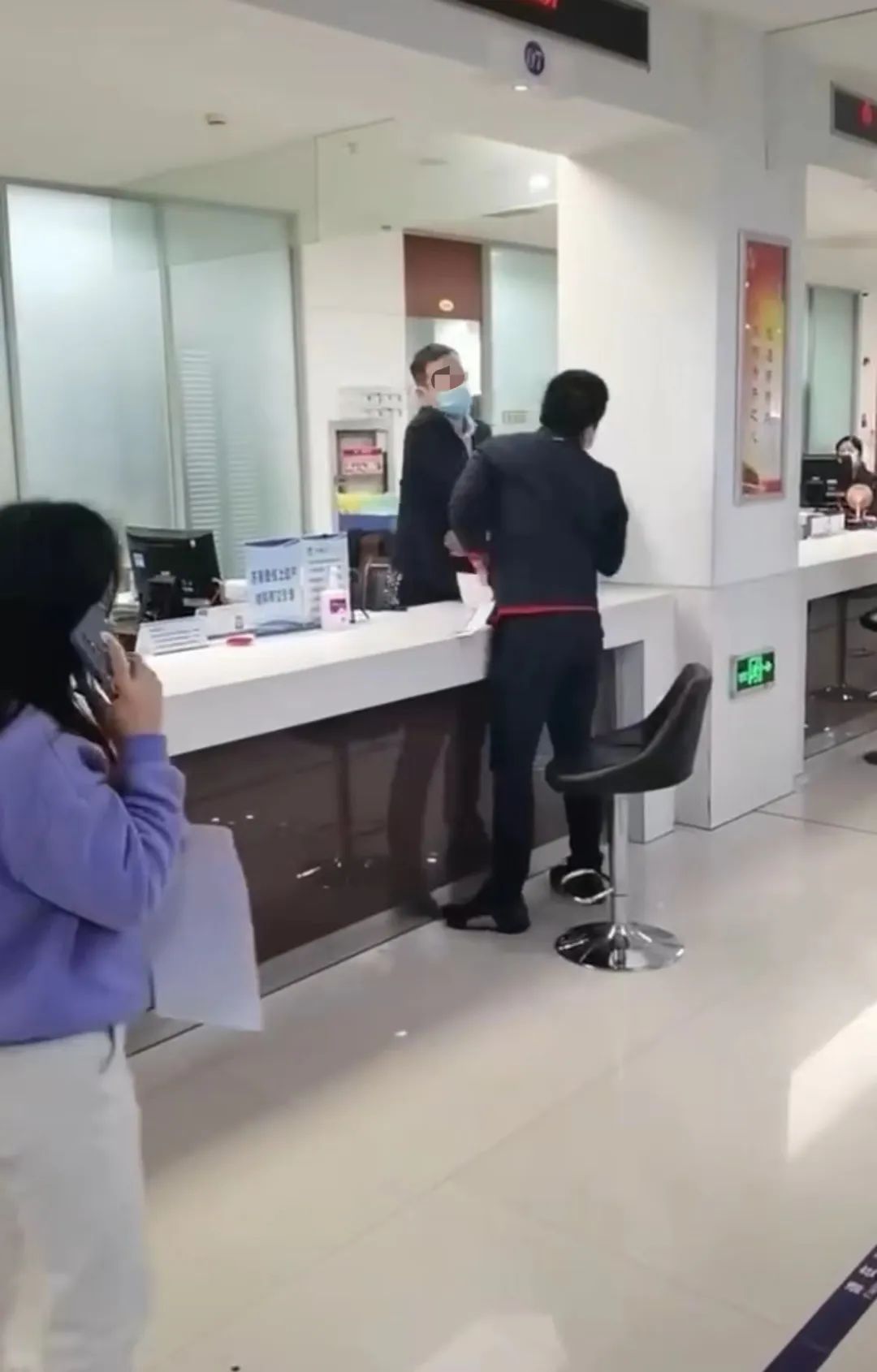 ?这一耳光,究竟扇掉了什么?