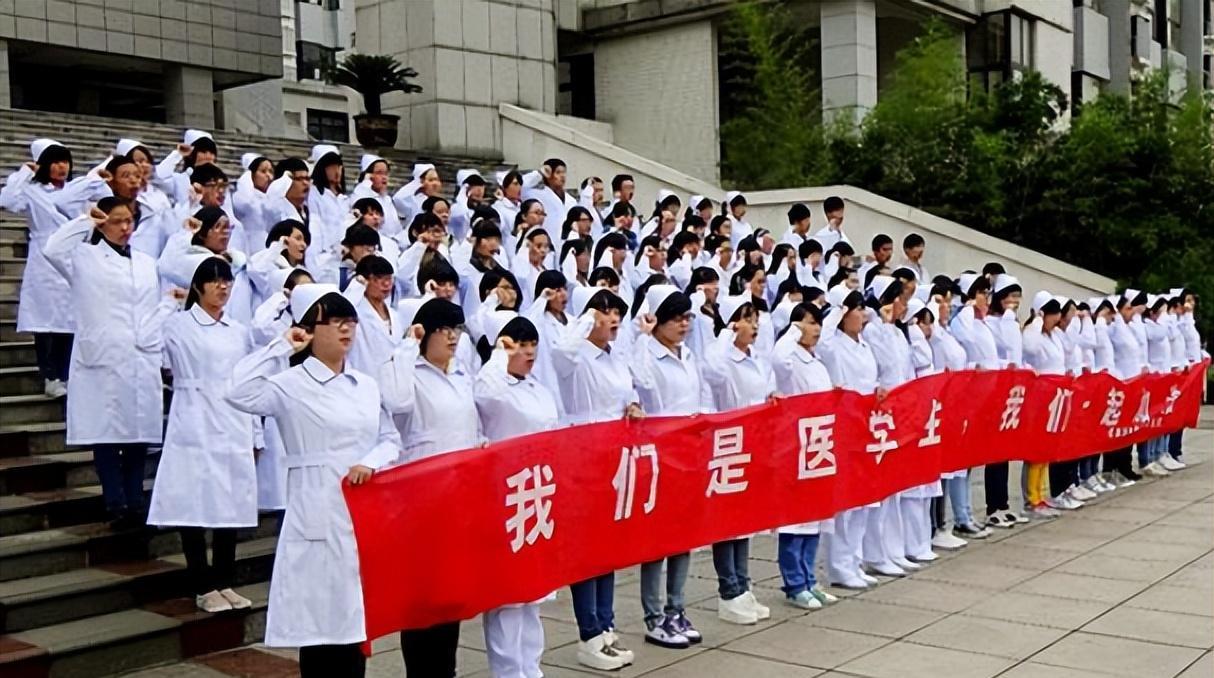 杭州|医学生找工作难吗?北大硕士生面试被刷10余次,月薪9千仍不知足