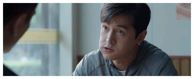 胡歌|县委大院：胡歌连吃3个包子不如任程伟的一推一脚，王骁真接地气