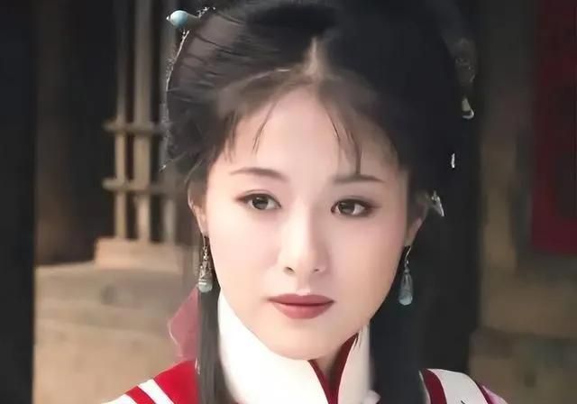 沈傲君|演员沈傲君:同居10年男友跑了,转身嫁外交官幸福美满