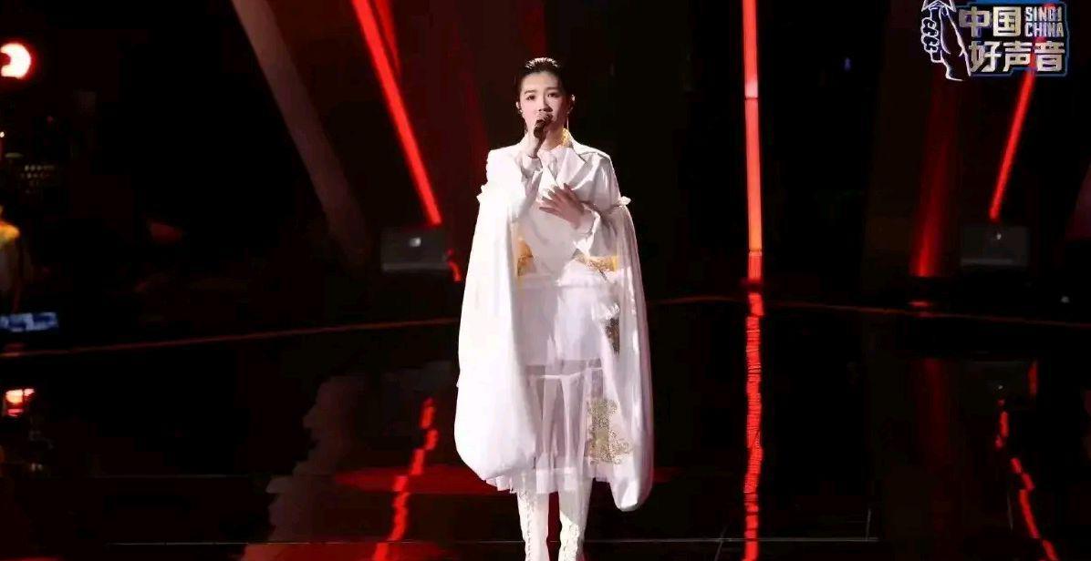 黄霄云|黄霄云希林娜依·高又当导师又上春晚,伍珂玥却不见踪影,为啥