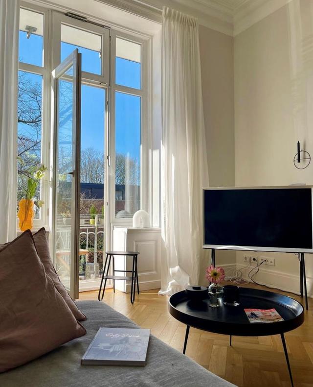 德国夫妻的“简洁彩色房”火了,装修效果引起强烈舒适,真有品味