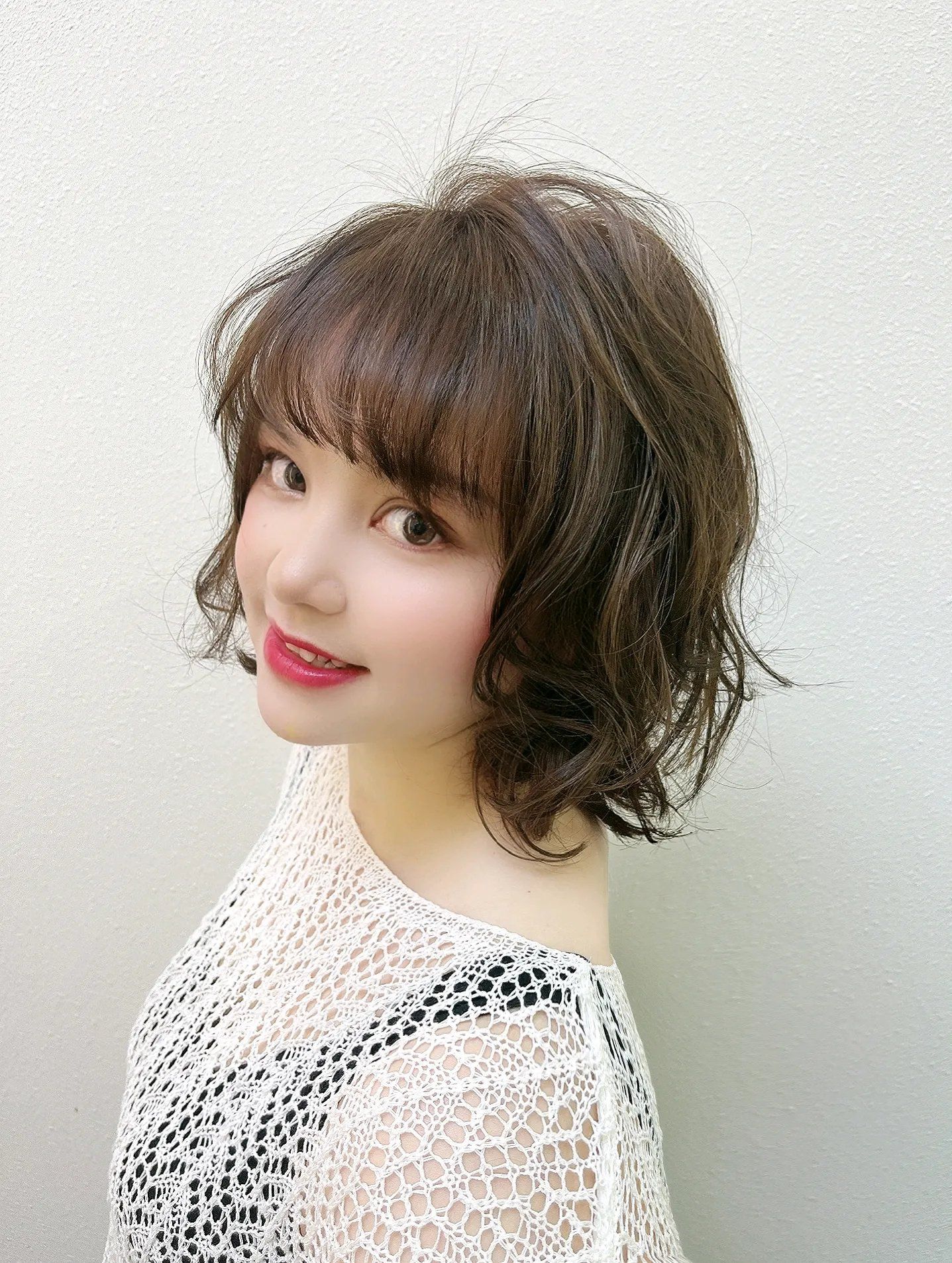 发型 这20款女士发型，让你大不一样，百变瘦脸很有气质