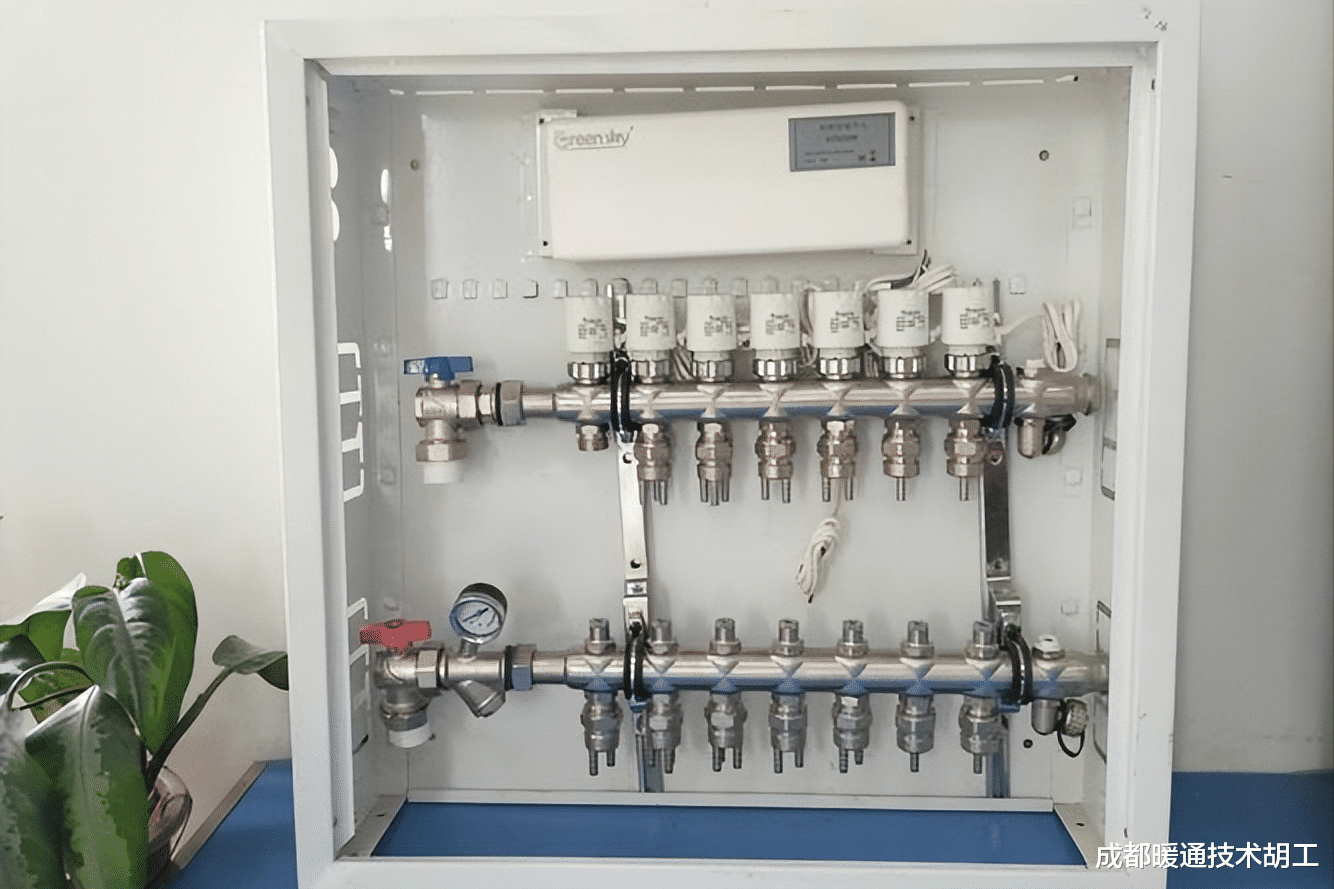 安装地暖要小心超低价的进口材料，它们可能是披着进口品牌的外表