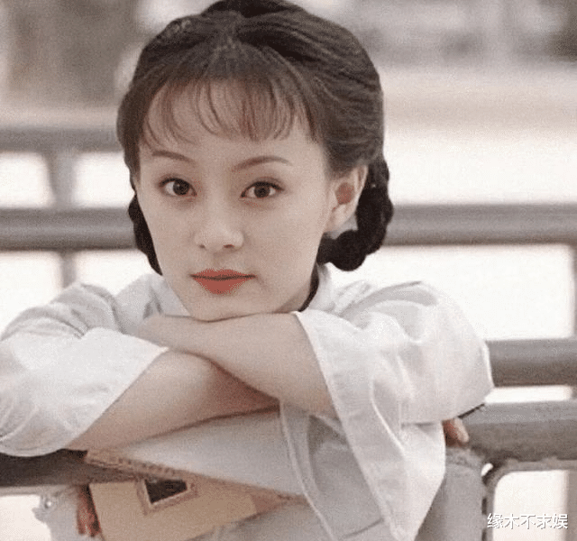 徐璐|27岁徐璐再演清装剧,扮相很美却是配角,女主也是大美人