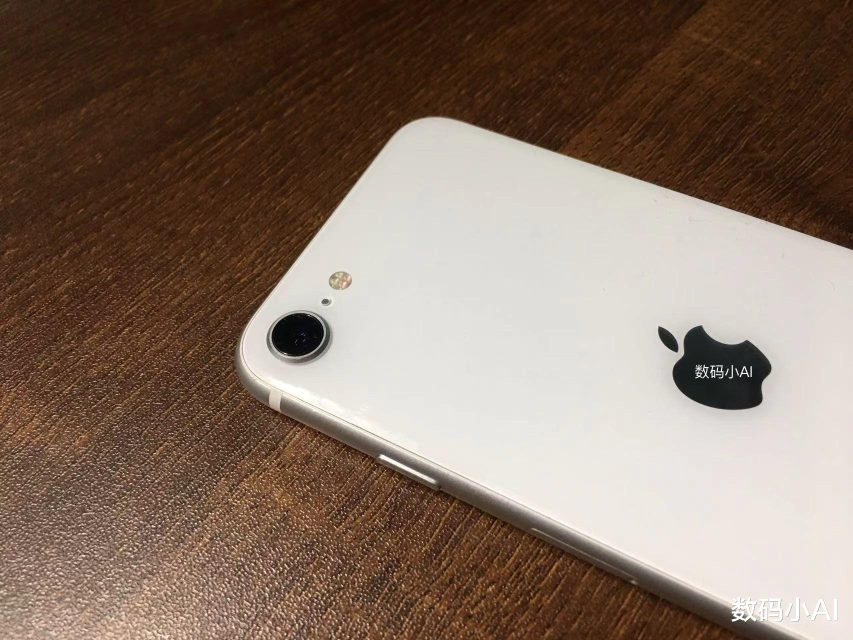 iPhoneSE|\biPhone SE3：价格虽香，但还是让人失望了