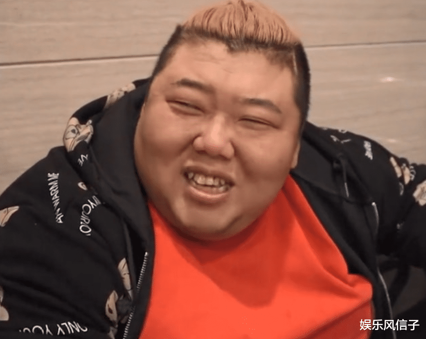 南瓜 胖猴子减肥效果不明显，双腿乌青像穿了秋裤，脸上肥肉未见减少