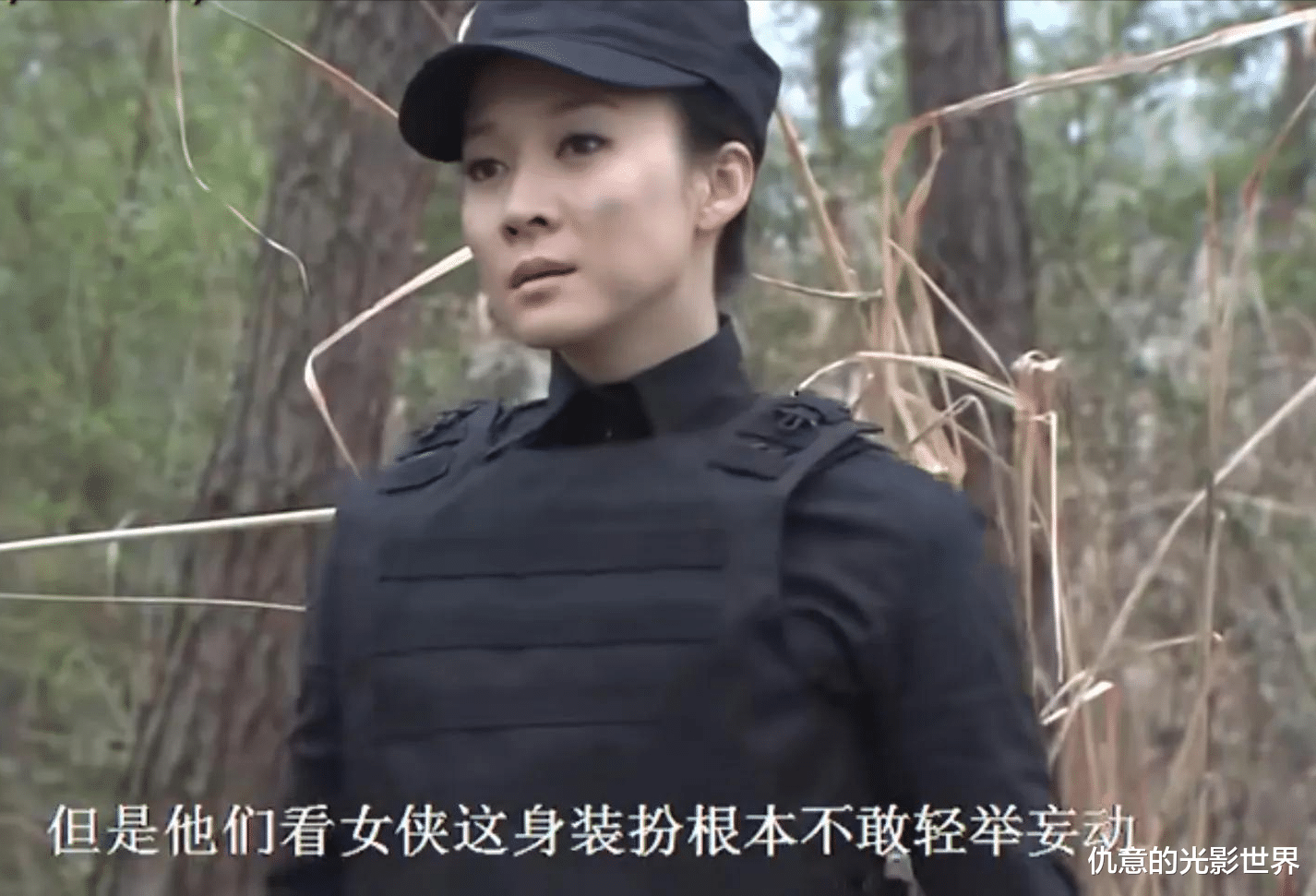 鸡蛋|抗日神剧名场面：旗袍女一打三、战场喝咖啡、穿粉缎棉袄野外伏击