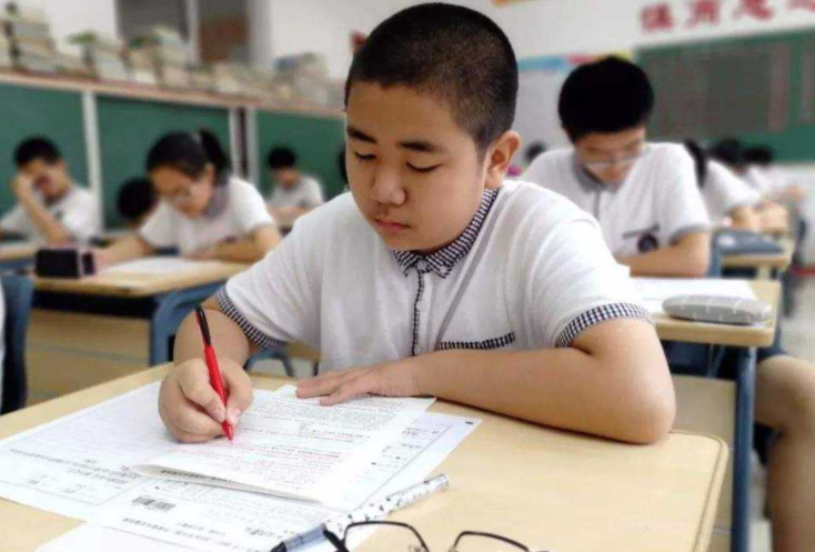 考试|家长晒出小学生291分成绩单，自豪感满满，结果评论区却在泼冷水
