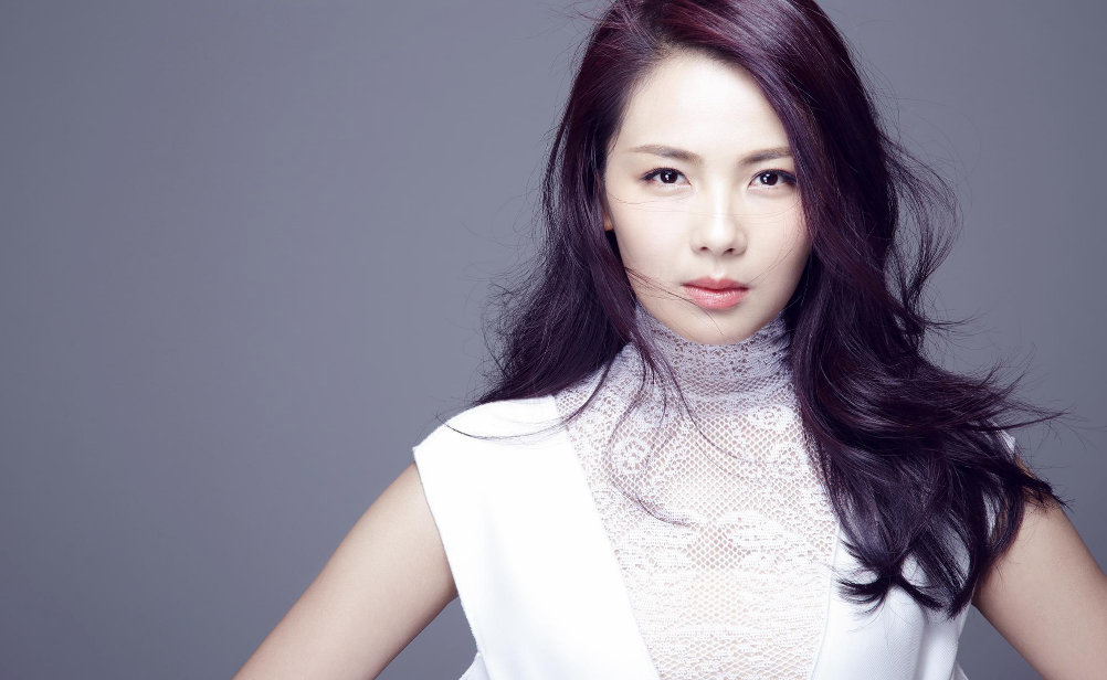 佟丽娅|刘涛与高胖男子聚餐，二人嬉戏打闹不避嫌，对方身份曝光