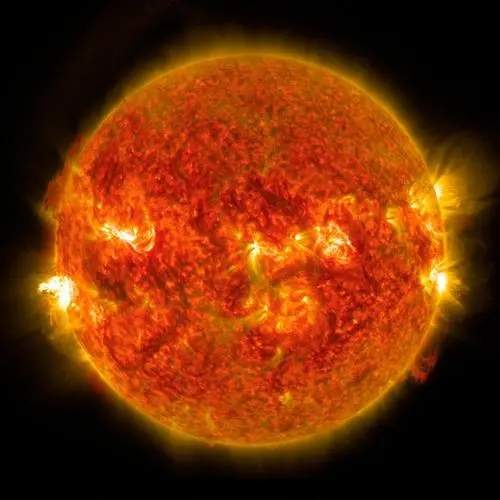 科学家预测:2023年可能爆发超级太阳风暴,人类的生存几率多大?