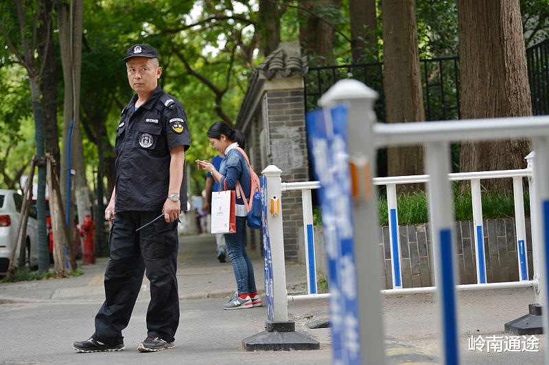 足联|为什么感觉很多单位把清洁工，保安都外包，合理吗？考虑这几点！