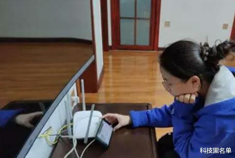 无线网络|插网线的网速比连接路由器热点的网速快？