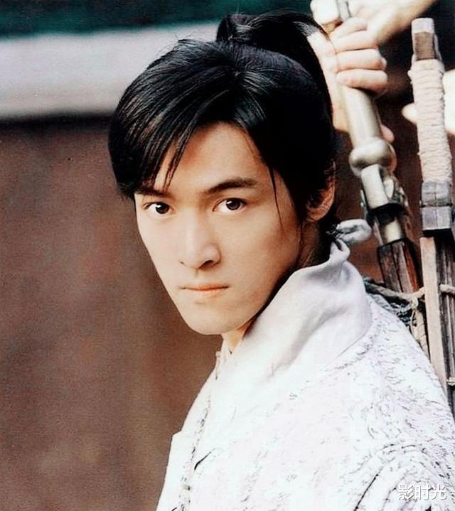 胡歌|胡歌《不虚此行》曝光，为何他只接文艺片？网友评论“一针见血”