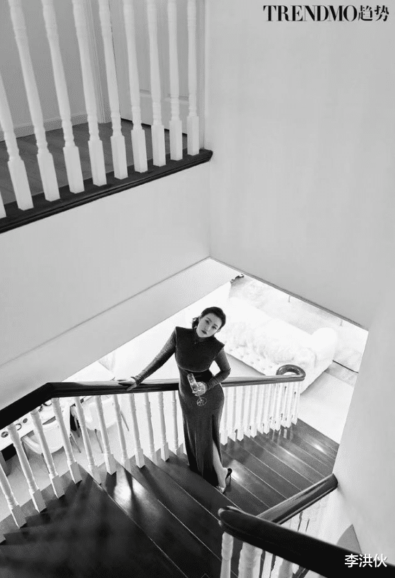 尤浩然 不管胖瘦都被人喜欢的女星，43岁郝蕾近照曝光，穿开叉裙大秀美腿