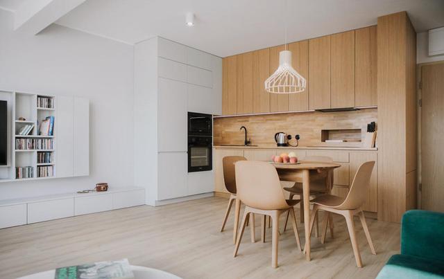 ?55平小户型,浅原木厨房和卧室,扩大空间还拥有大自然的舒适感