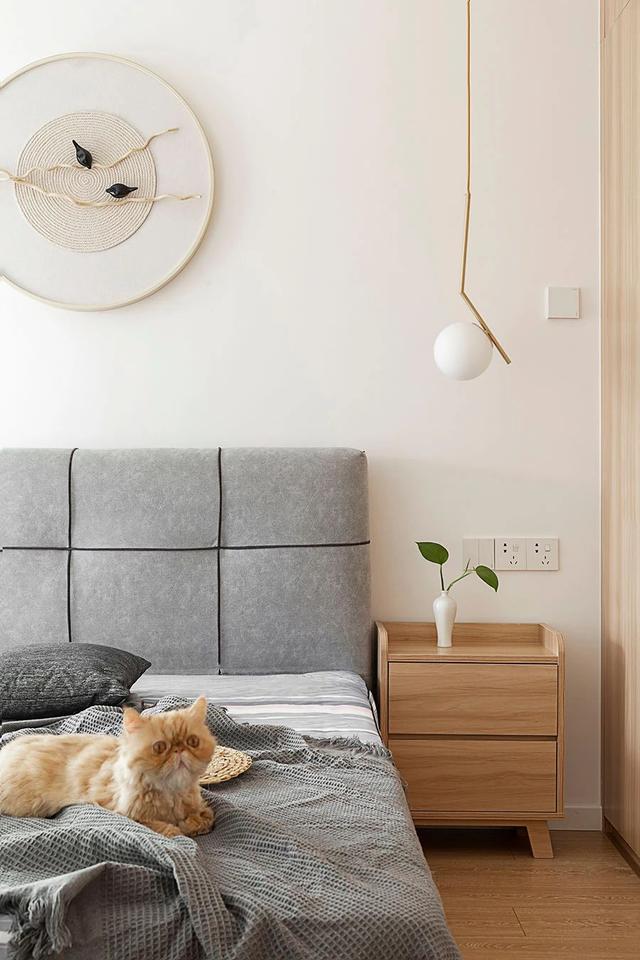 她家73㎡,面积不大,却温馨治愈,一进玄关就把我迷住了,超美!