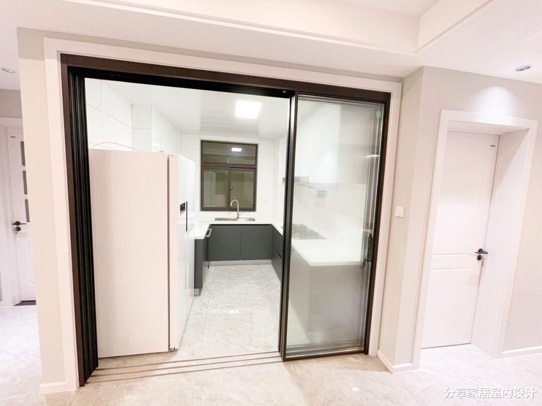 90后婚房，打扫干净准备要入住，刷网红灰，效果很漂亮啊！