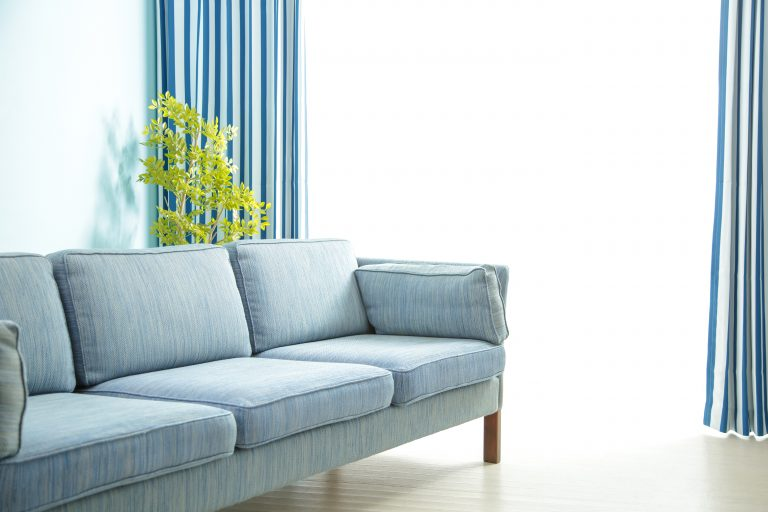 如何用流行的蓝色创造一个时尚的室内环境?教你在装修中妙用色彩