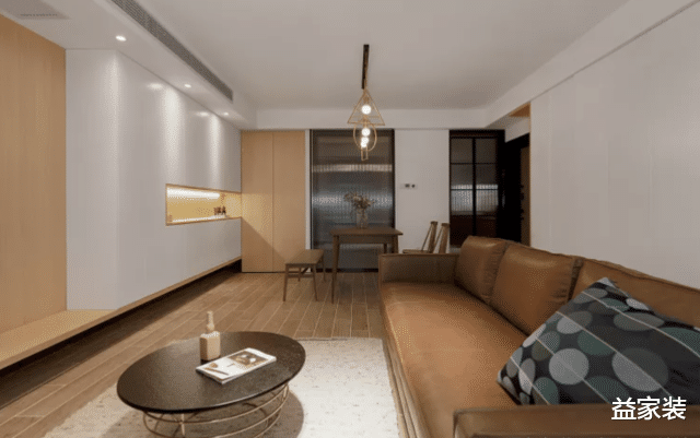 收纳达人的100平新家，处处都有收纳柜，进屋才知：和想象中不符