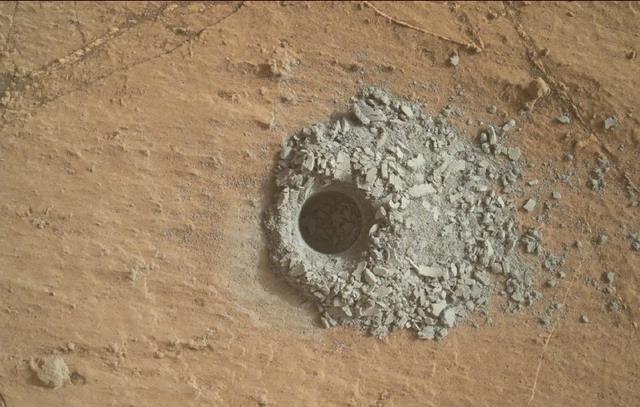 NASA在火星上钻了一个洞,洞还在,挖出来的东西却消失了