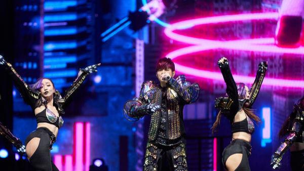 周杰伦|周杰伦隔3年开唱…IG涌粉丝负评！大方开放录影：唱不好的地方@我