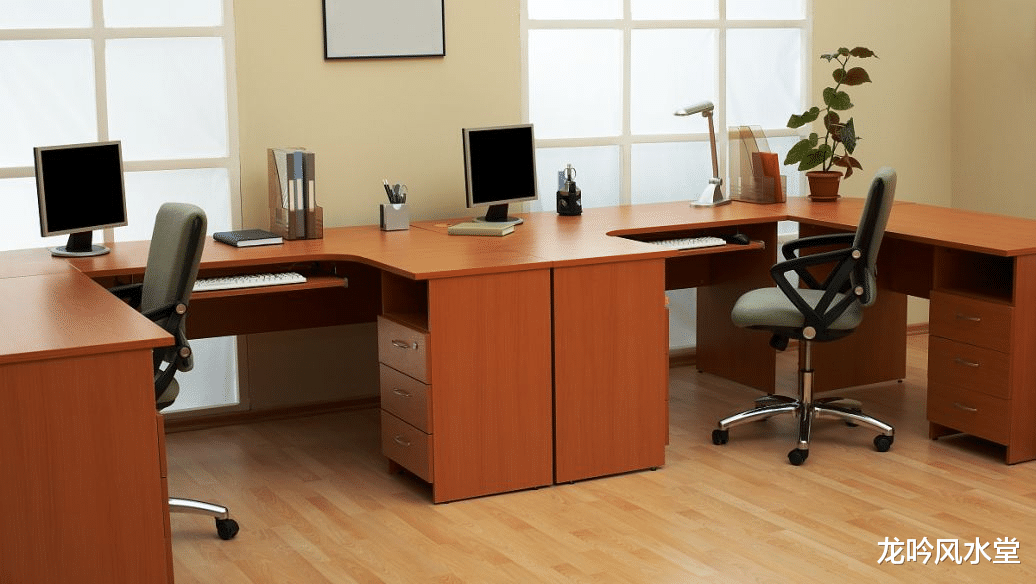 龙吟师傅教你怎么去选办公桌