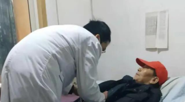 宿舍|27岁男子在家啃老9年不愿工作，亲妈报警：求你们把我儿子抓进监狱