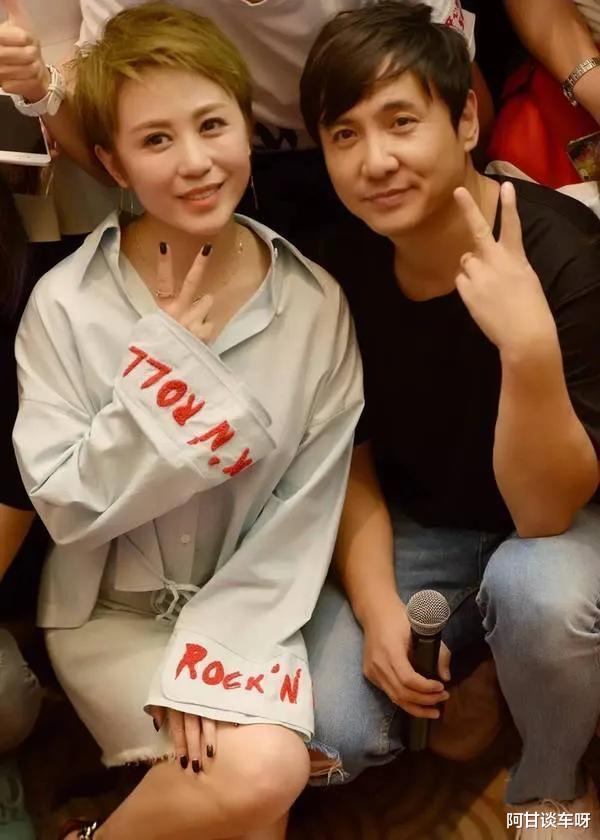 李念|沈腾高调带老婆参加婚礼，麻花四人组独缺马丽，王琦身材引争议